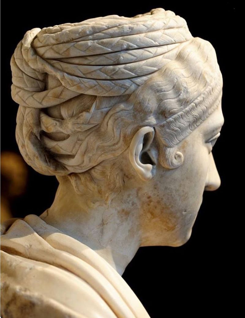 Roman Nodus Topknot