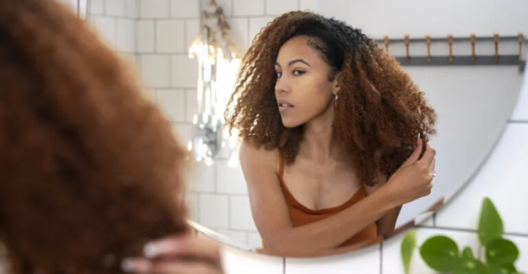 7 Mistakes Turning Curly Hair into Frizz (Plus 7 Simple Fixes)