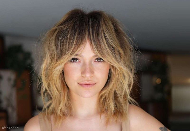 Lob with Eyebrow-Grazing Fringe