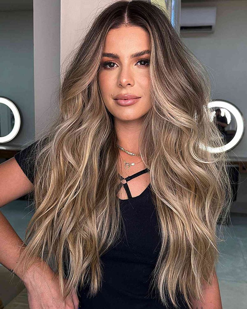 Sandy Blonde Money Piece