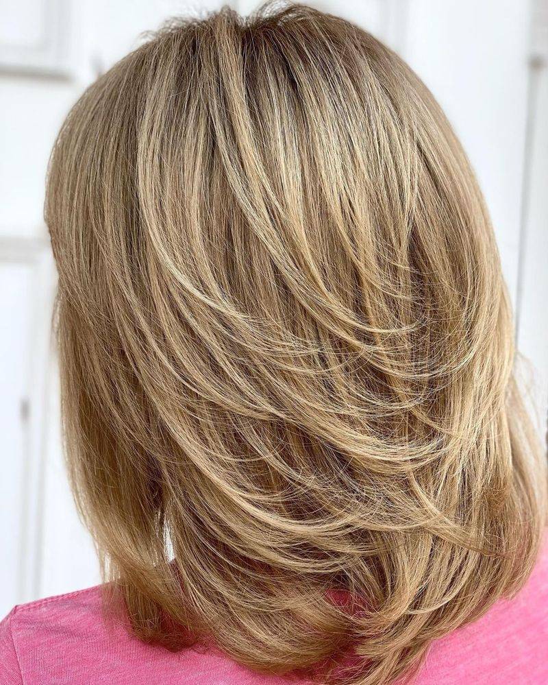 Tapered Neckline with Medium Layers