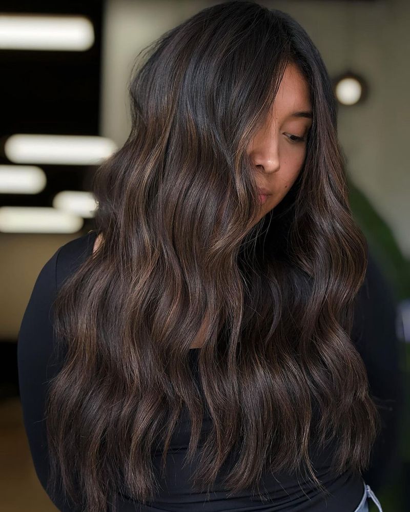 Lived-In Waves with Subtle Highlights