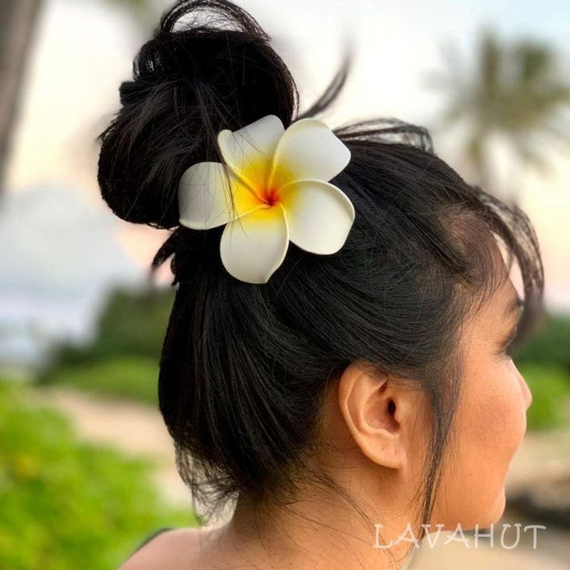 Single Statement Bloom Behind Ear