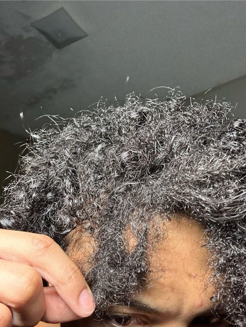 Appliquer l'après-shampoing sans rinçage