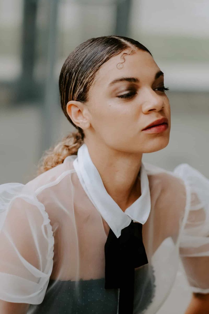 Slicked-Back Wet Look Pony
