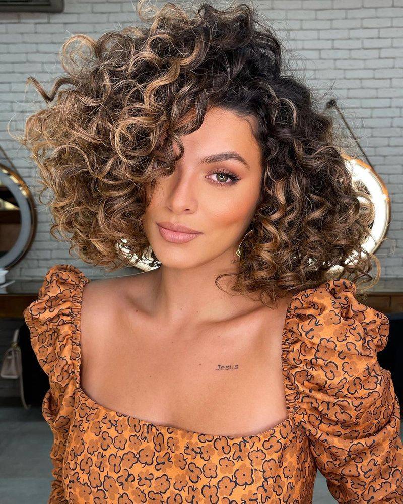 Playful Curls with Highlights