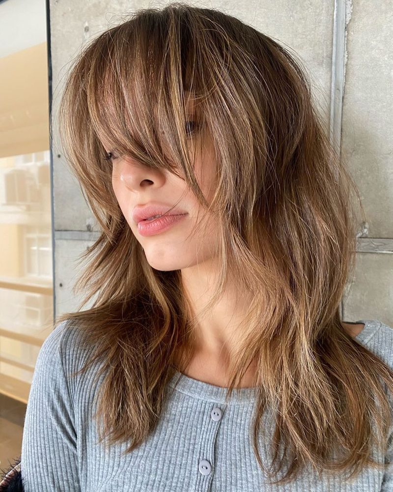 Swoopy Side Bangs