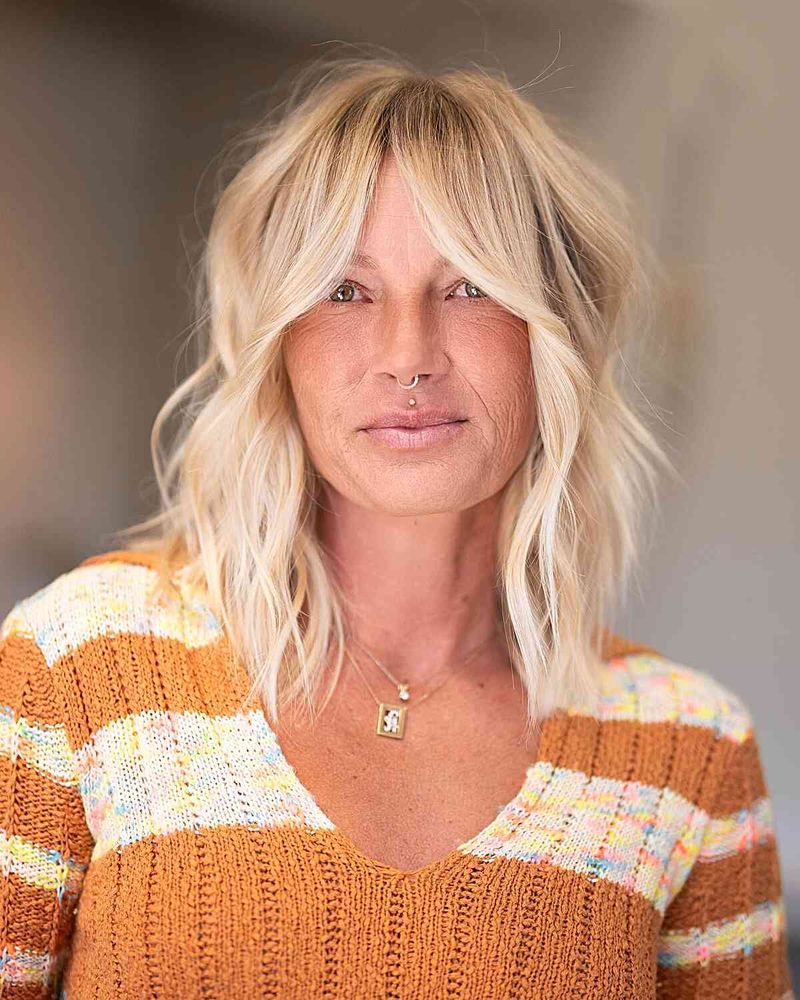 Collarbone-Length Blunt Cut with Curtain Fringe