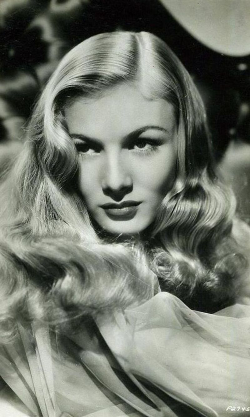 Veronica Lake Waves