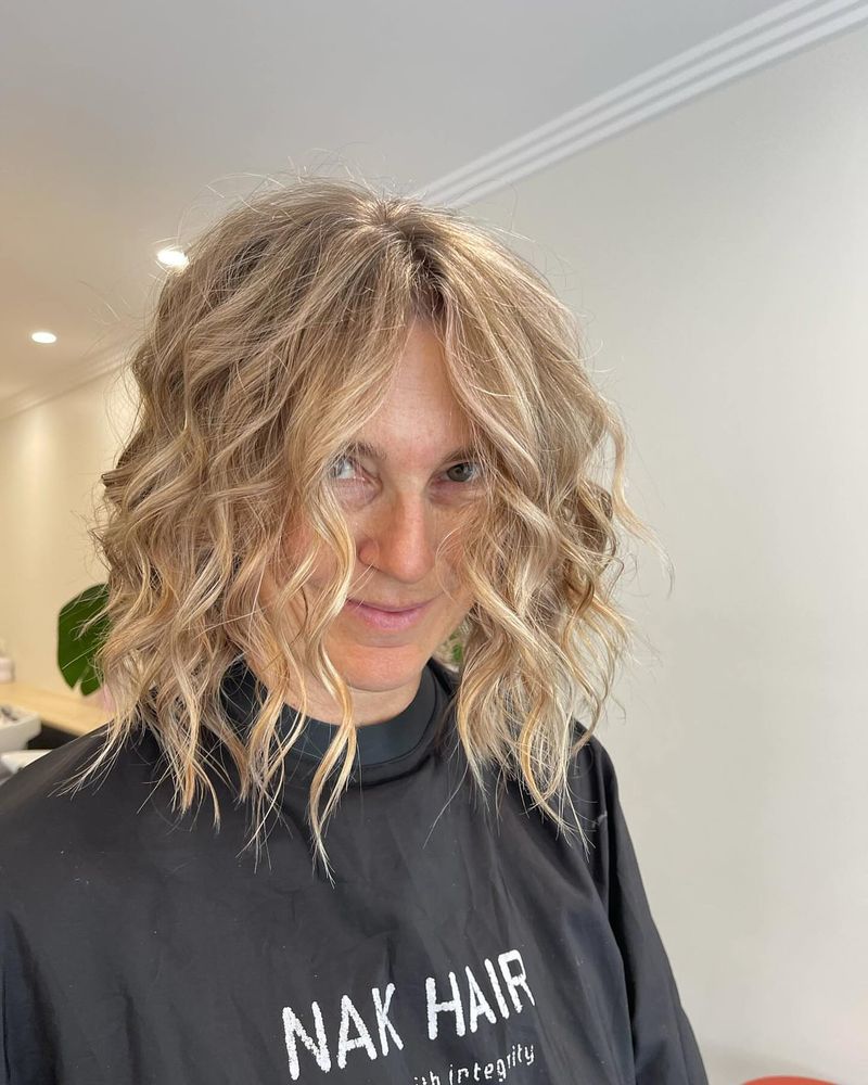 Bob rizado con mechas