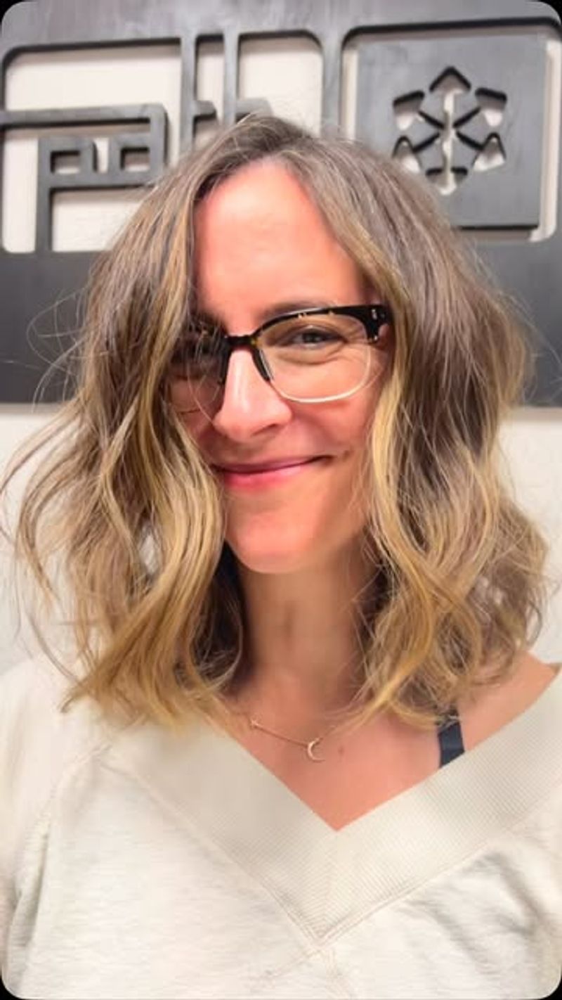 Amalfi Coast Wavy Bob