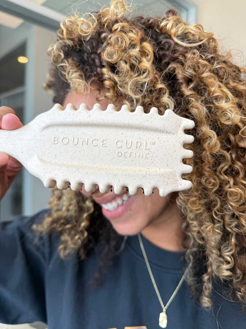 Brushing dry textured hair