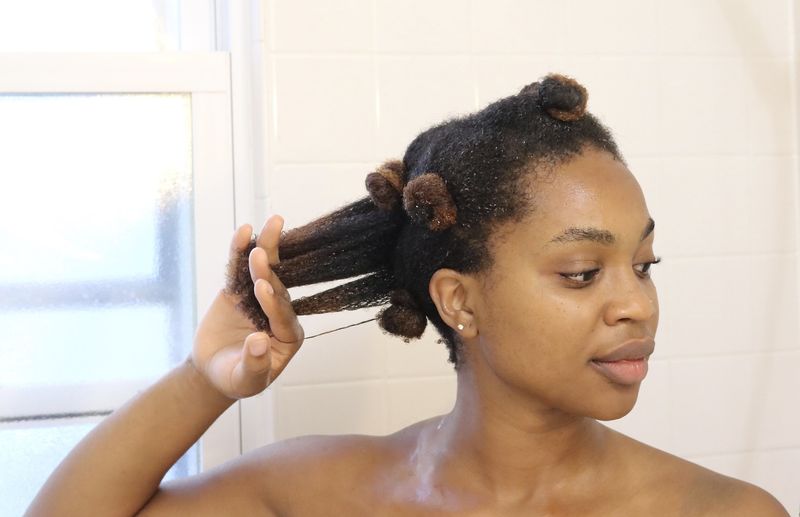Finger Detangling Minimizes Damage