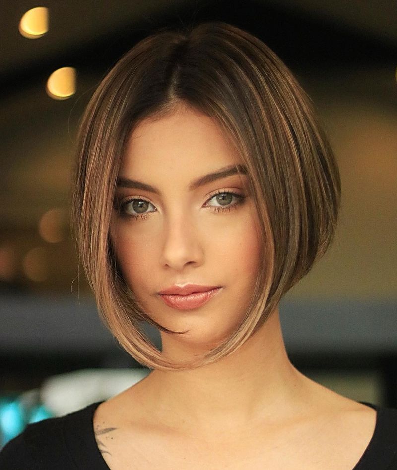 Inverted Bob with Face-Framing Layers