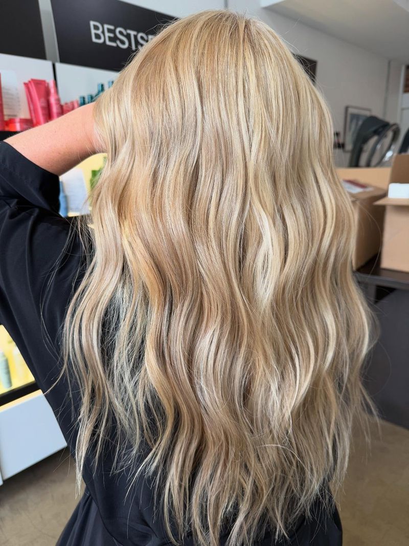 Champagne Blonde Foilyage