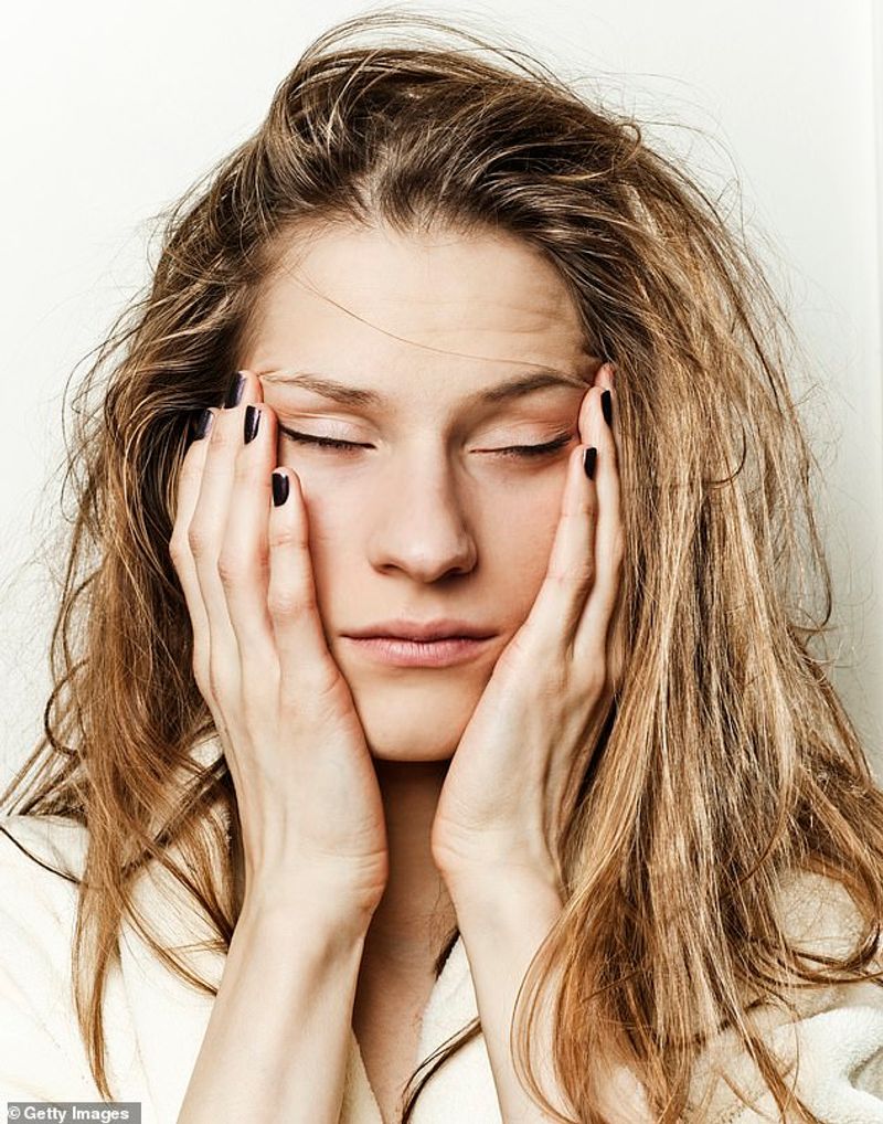 Humidity Amplifies Oiliness