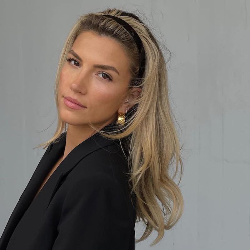 Effortlessly Chic Headband Look
